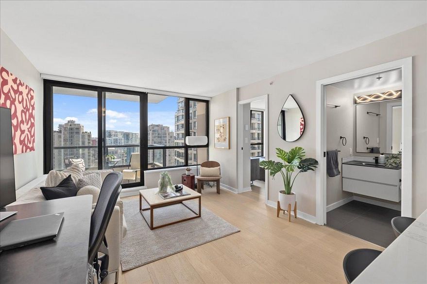 2308 928 Homer Street