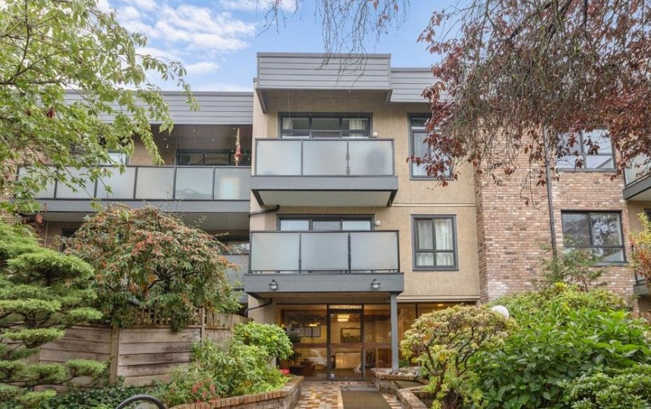 208 1516 Charles Street