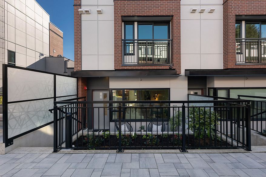 134 473 W 28th Avenue