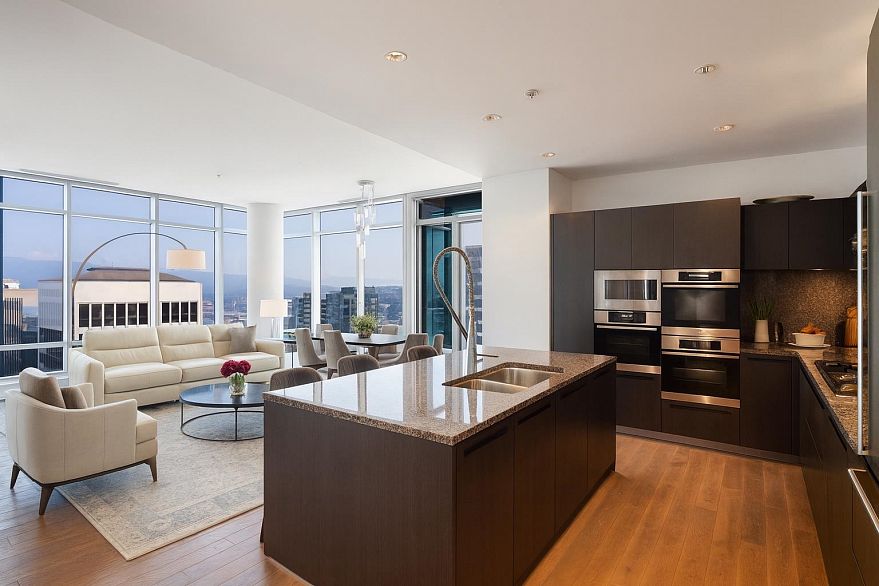 4402 1128 W Georgia Street