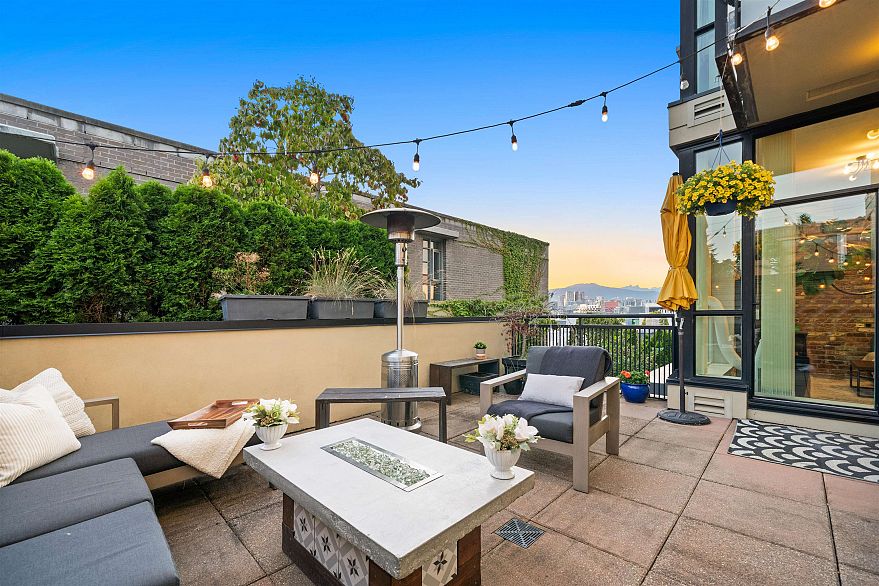 207 2515 Ontario Street