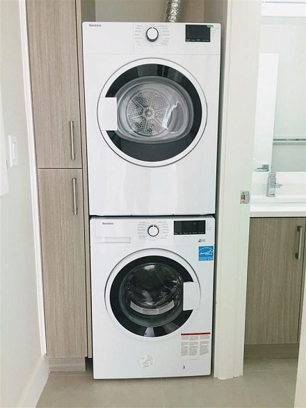 2 2786 E 46th Avenue