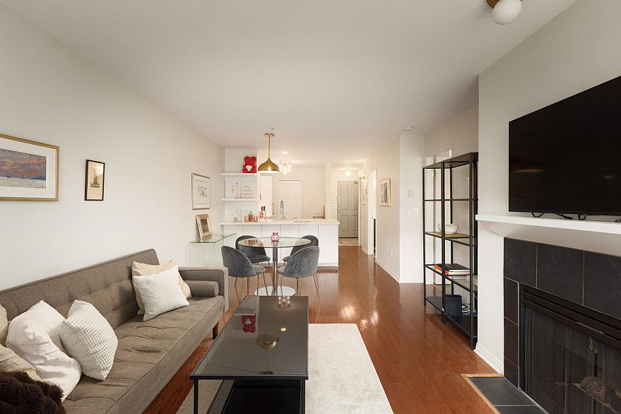 204 2575 W 4th Avenue