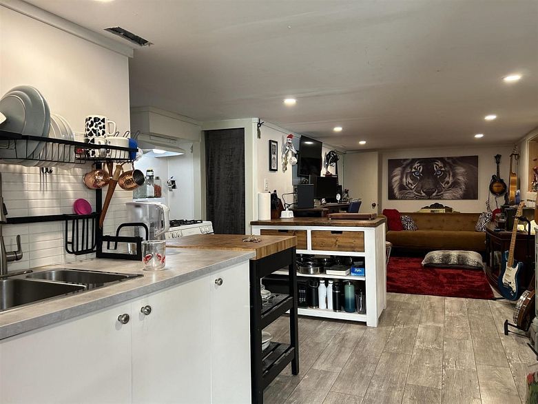 3474 Franklin Street