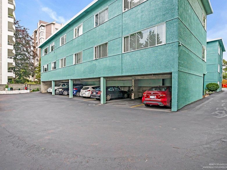 3 2146 W 43rd Avenue