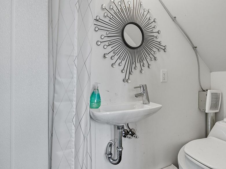 1645 Stephens Street