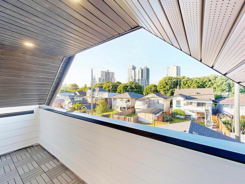 2 3425 Archimedes Street