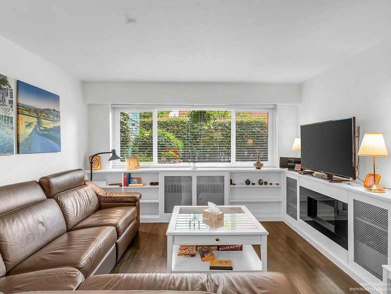 3 2146 W 43rd Avenue