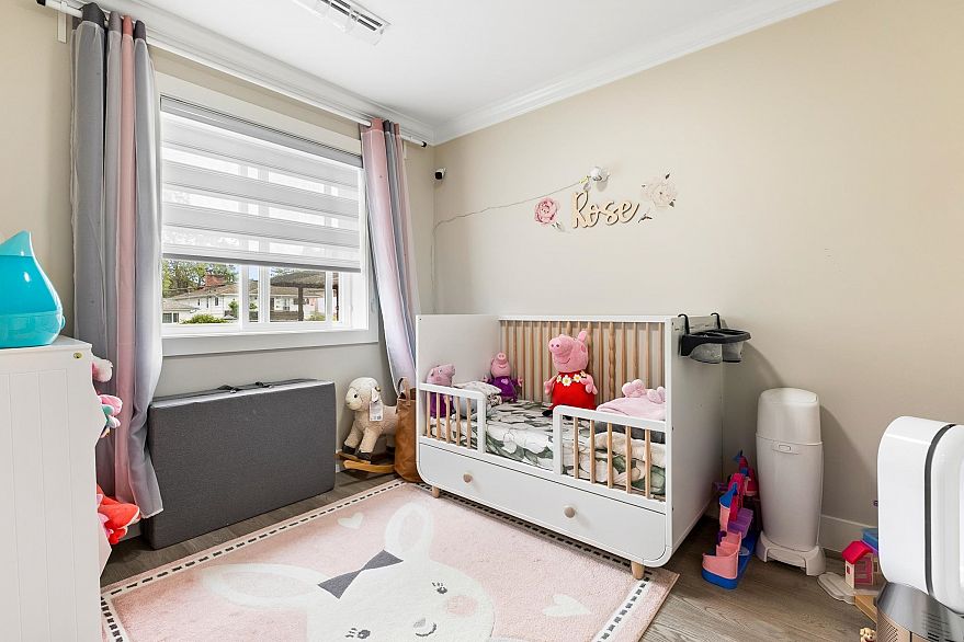 2 2786 E 46th Avenue