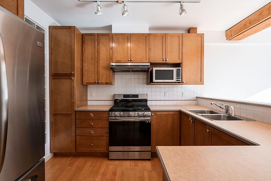 301 1238 Homer Street