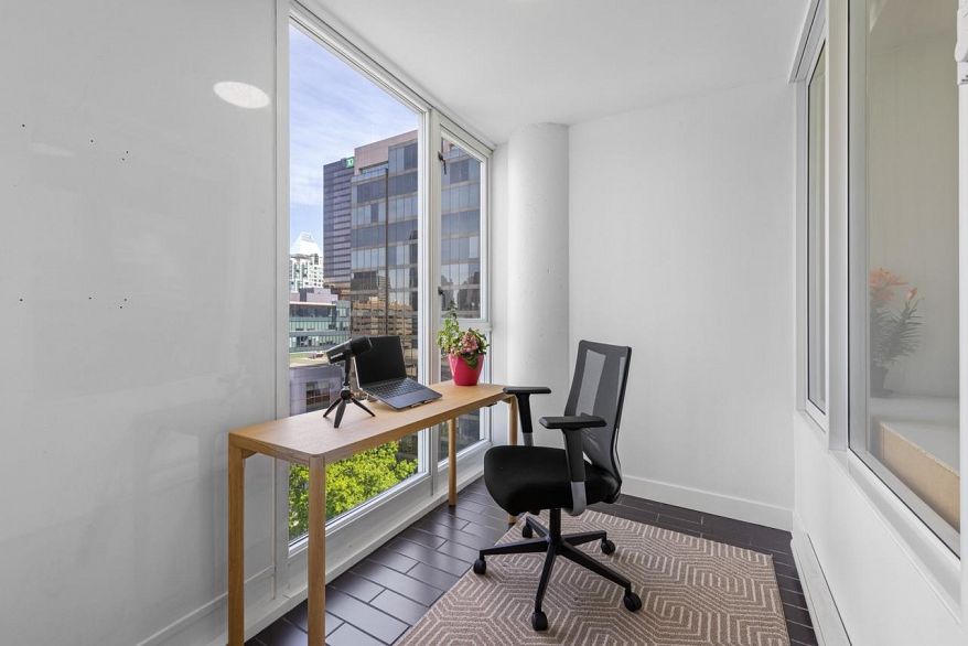 1102 822 Seymour Street