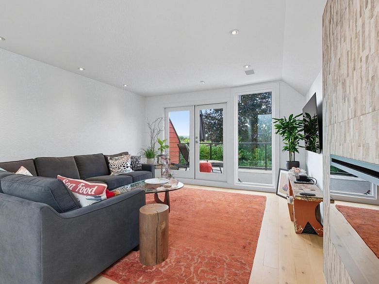 1645 Stephens Street