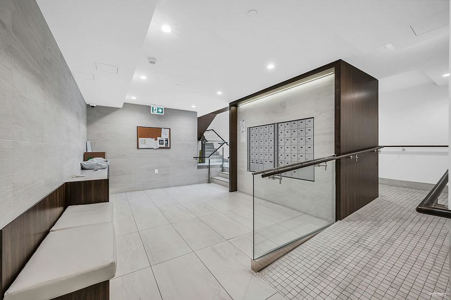 407 6328 Cambie Street