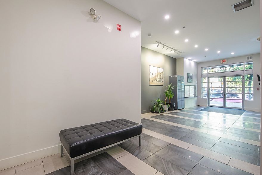 307 1249 Granville Street