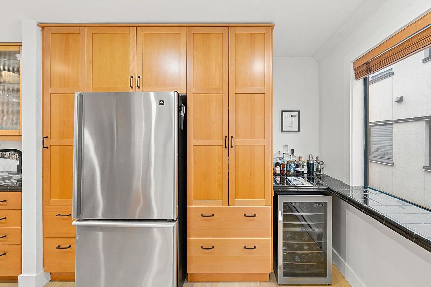 201 1130 W 13th Avenue