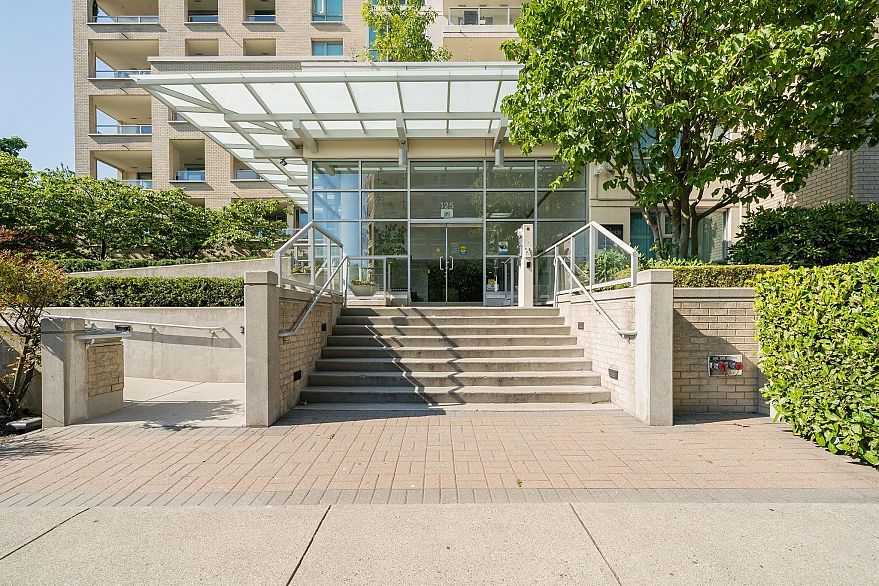 507 125 Milross Avenue