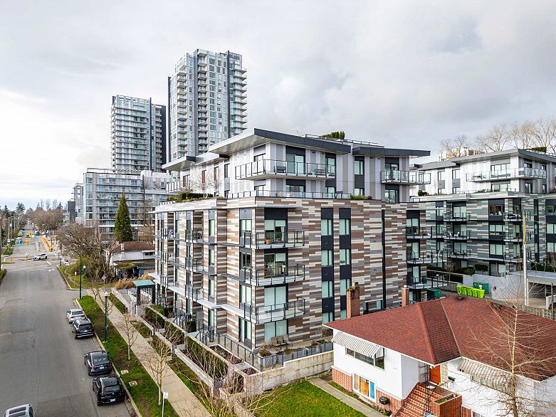 306 477 W 59th Avenue