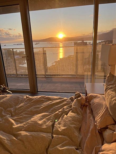 3703 1480 Howe Street