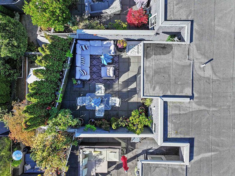 325 638 W 7th Avenue