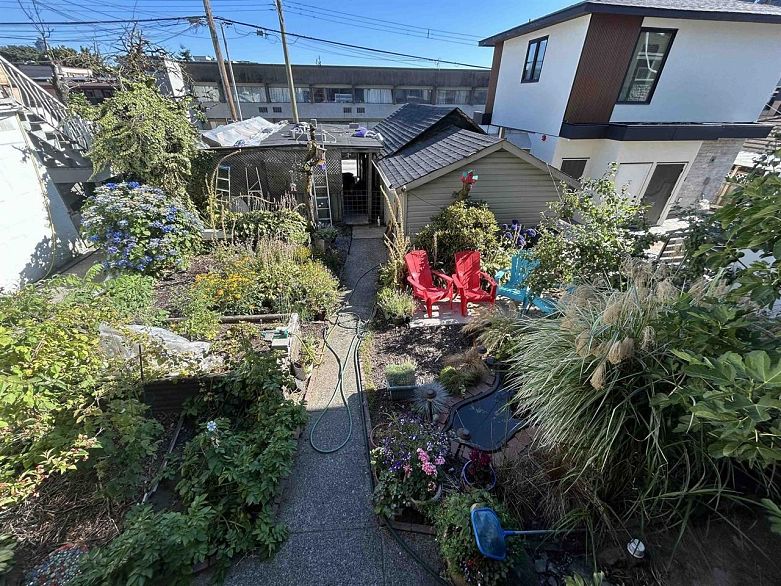 3474 Franklin Street