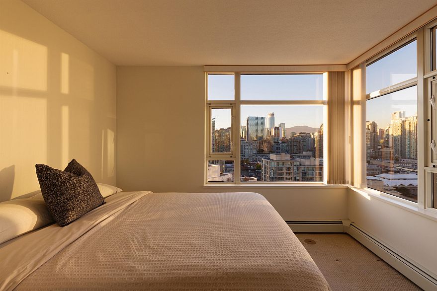 2305 1199 Marinaside Crescent