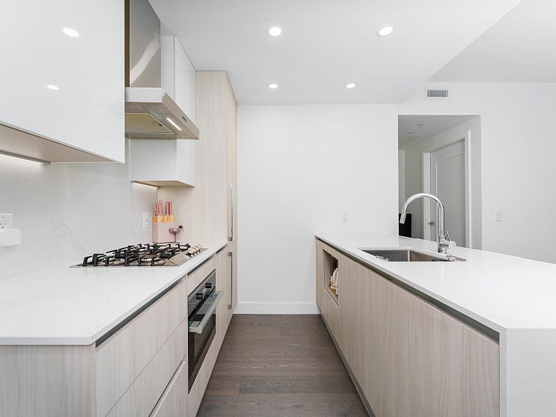 306 477 W 59th Avenue