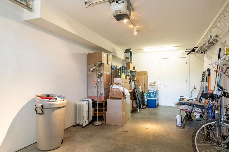 3058 E Kent Avenue South