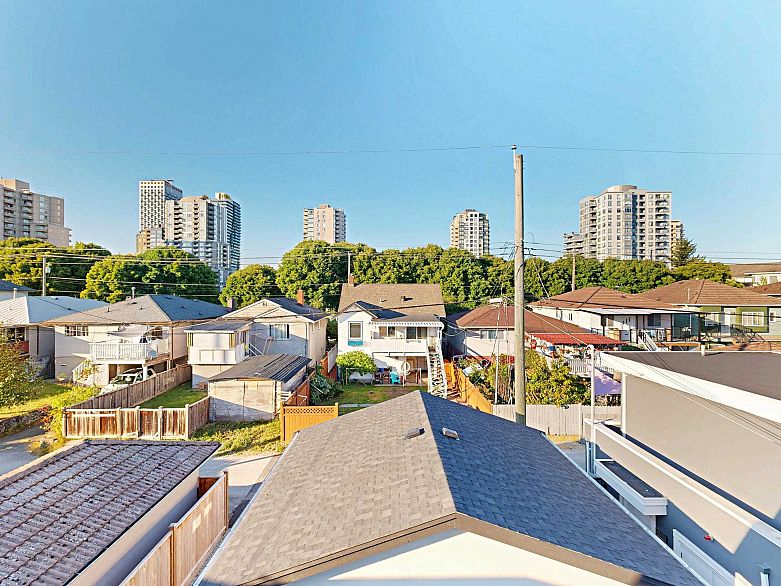 2 3425 Archimedes Street