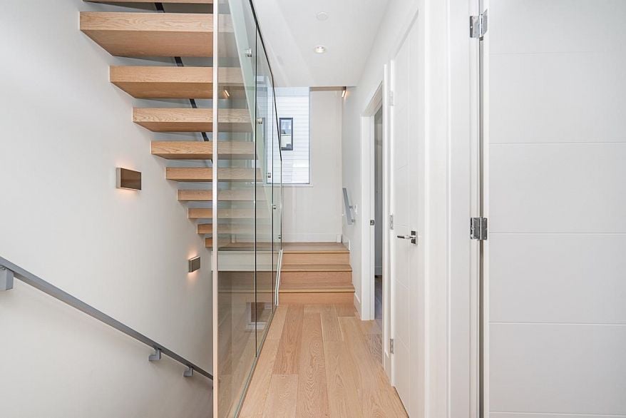 158 W Woodstock Avenue