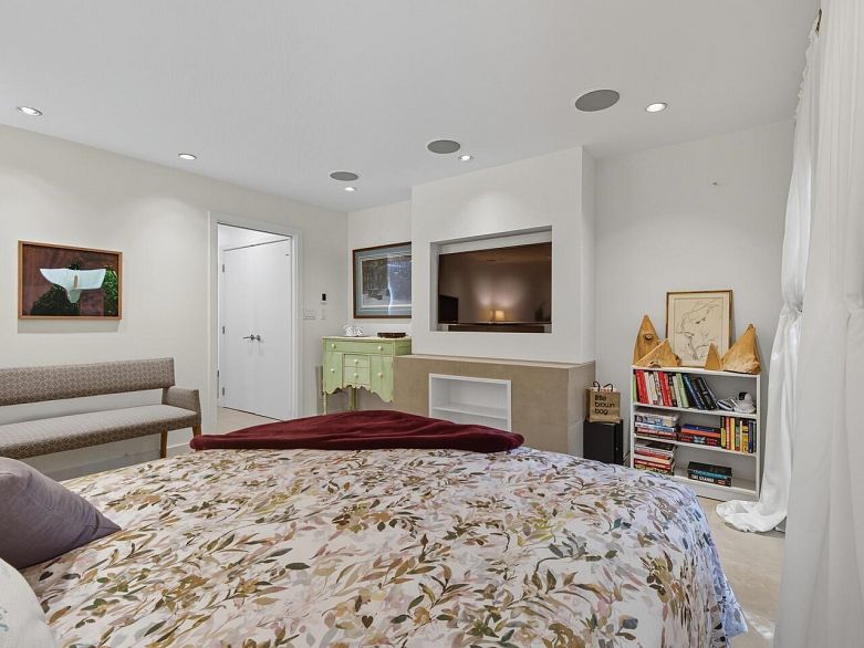 1645 Stephens Street