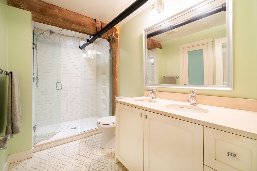 203 1066 Hamilton Street