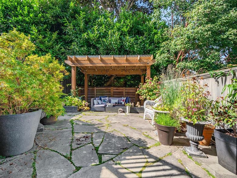 1645 Stephens Street