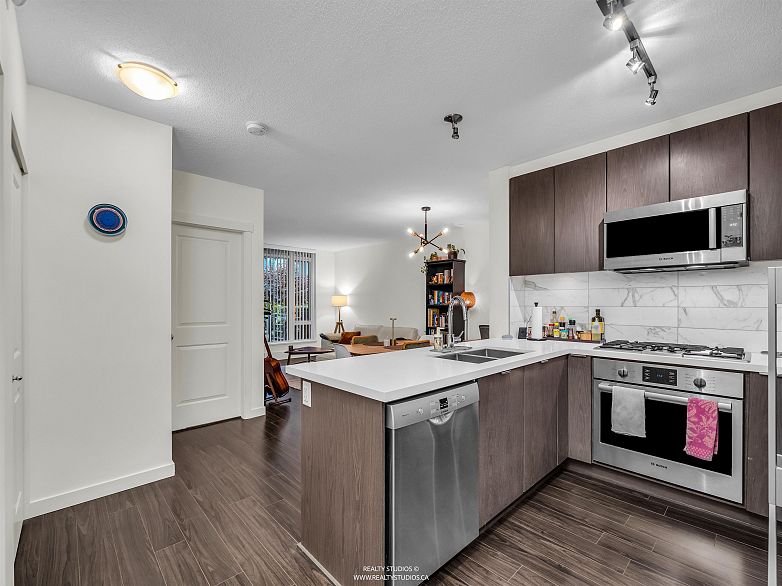 106 3162 Riverwalk Avenue