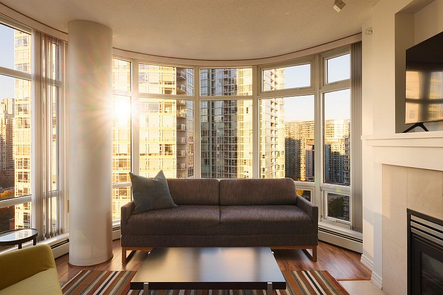 2305 1199 Marinaside Crescent