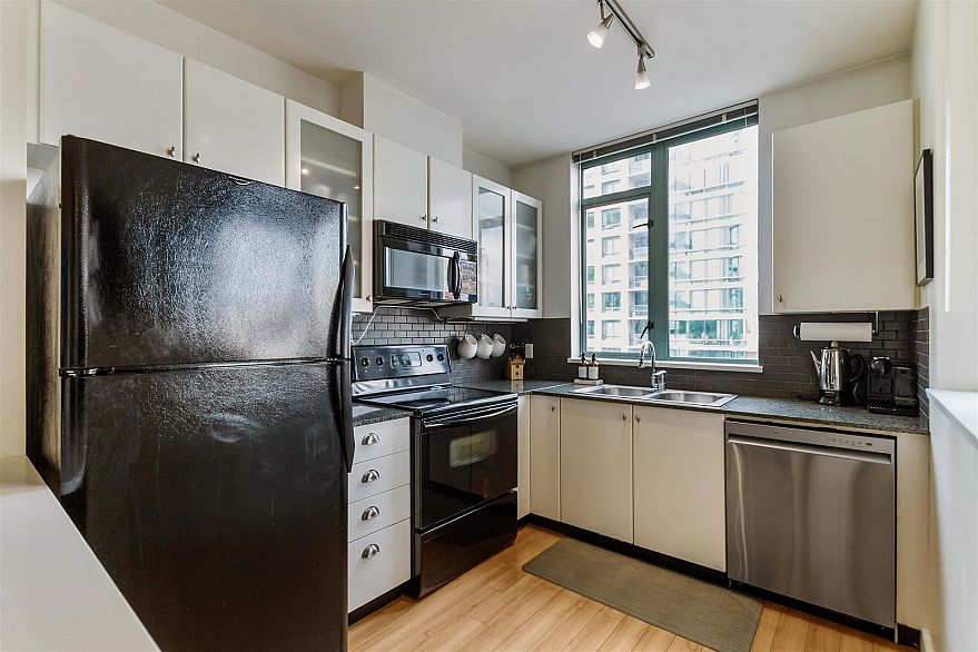 706 1238 Burrard Street