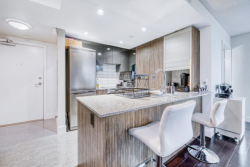 1807 1088 Richards Street