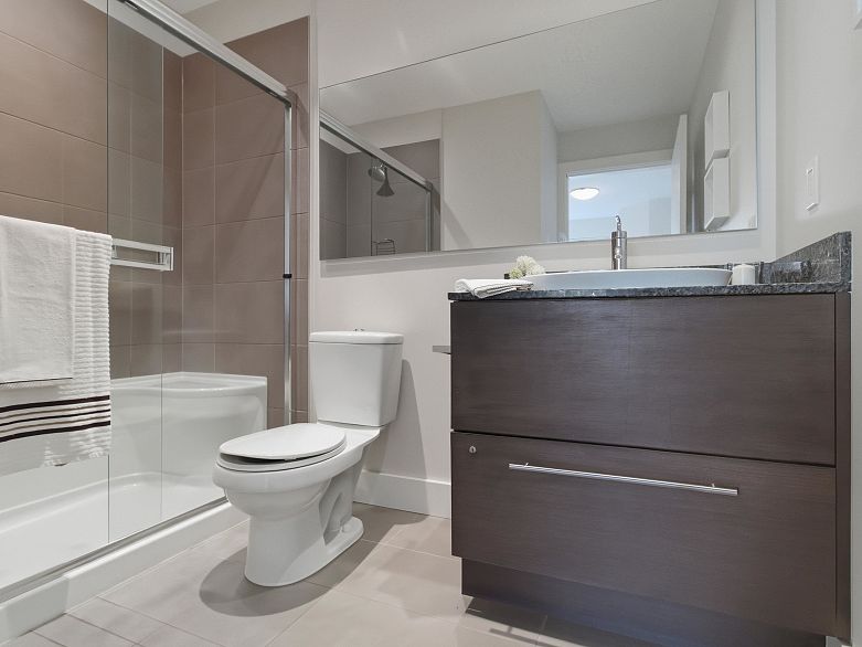 303 5928 Birney Avenue