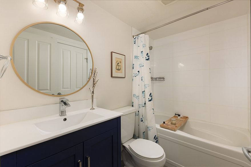 204 2575 W 4th Avenue