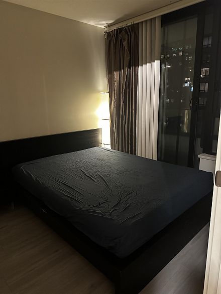 2404 977 Mainland Street