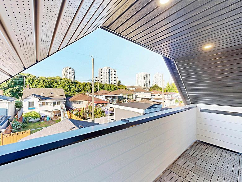 2 3425 Archimedes Street