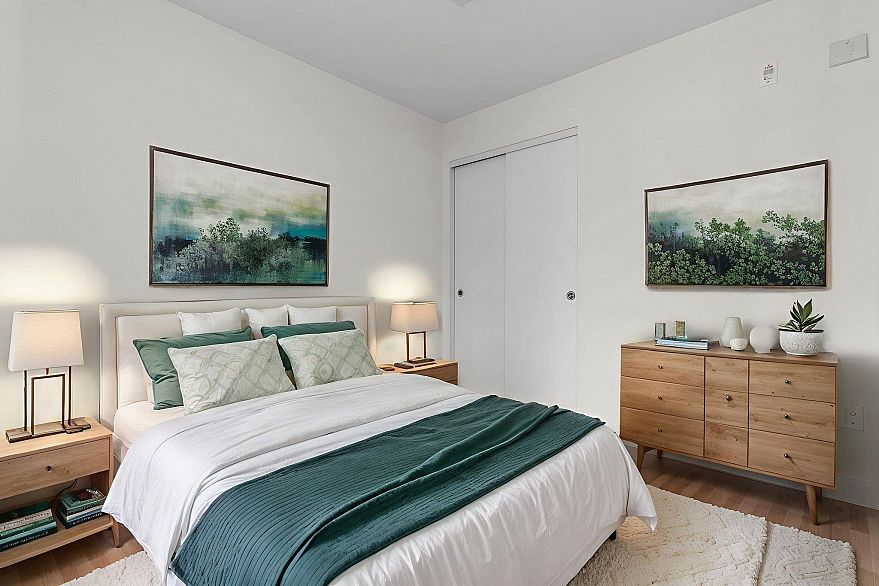 306 4355 W 10th Avenue