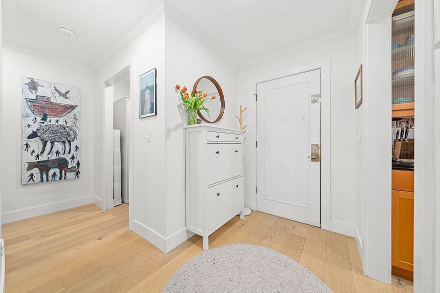 201 1130 W 13th Avenue