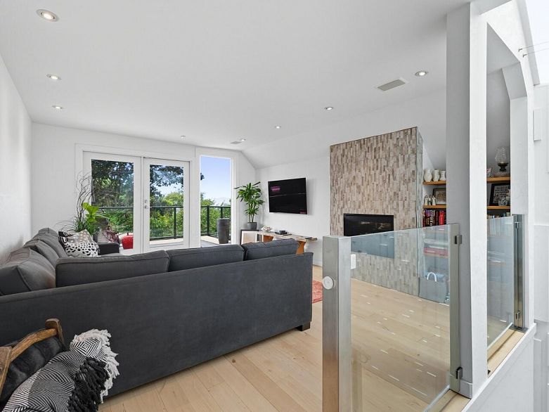 1645 Stephens Street