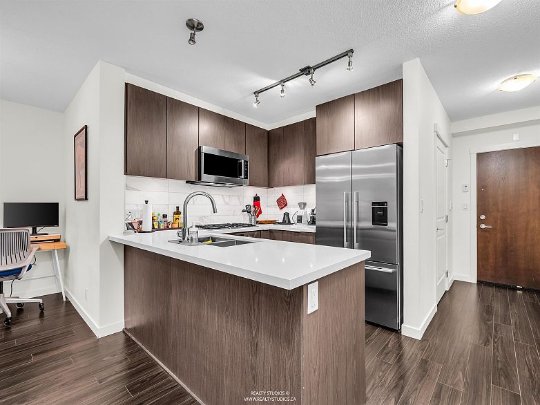 106 3162 Riverwalk Avenue