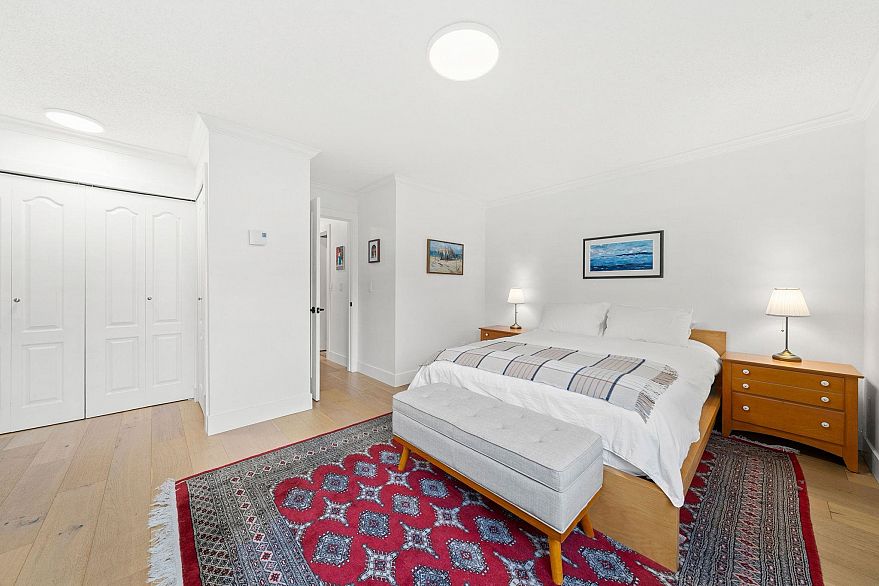 201 1130 W 13th Avenue