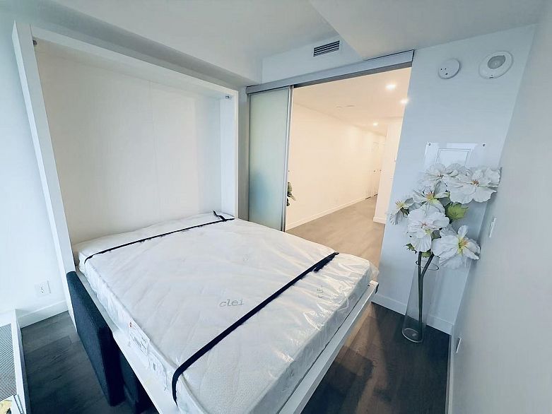 4510 1480 Howe Street