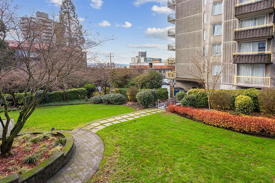 808 1146 Harwood Street