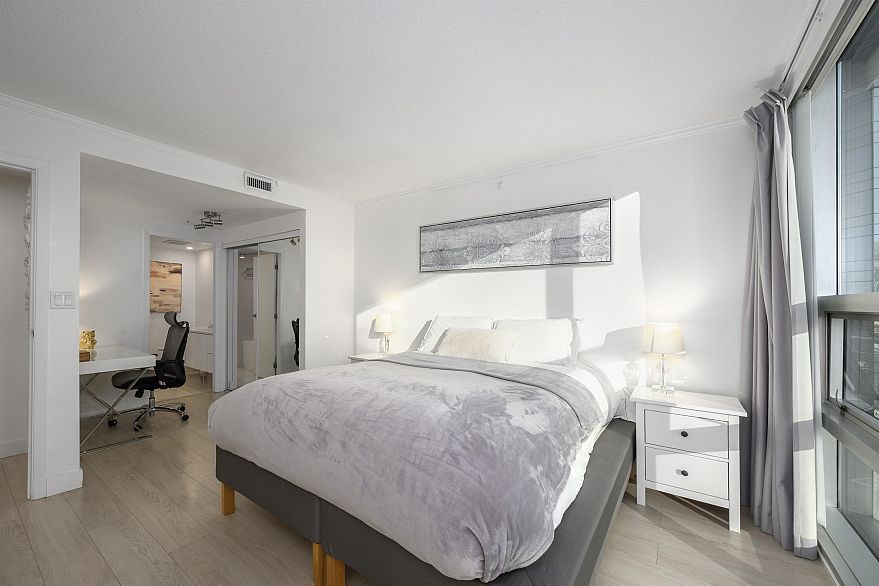 2005 1050 Burrard Street