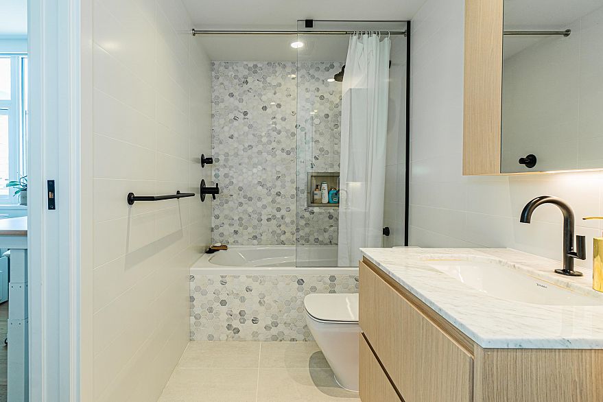 905 1365 Davie Street