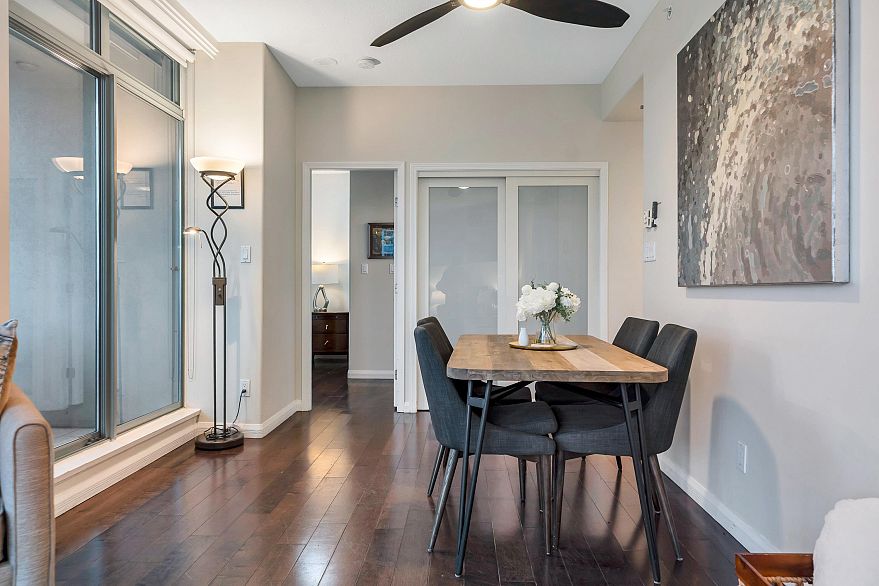 1306 1383 Howe Street